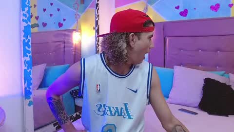 Snapshot of rich_de_la_rosa chatting on 03-08-25, 04:12 rich and kitty online show from 03-08-25, 04:12