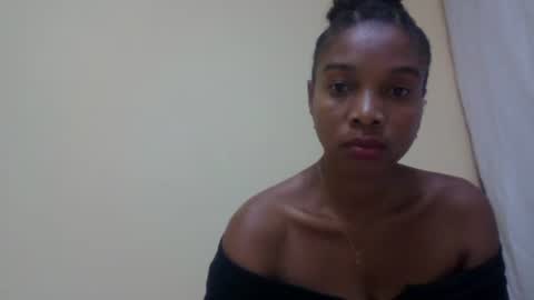 Snapshot of richella34 chatting on 06-06-26, 10:14 richella34 online show from 06-06-26, 10:14