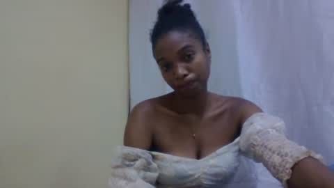 Snapshot of richella34 chatting on 06-15-26, 02:52 richella34 online show from 06-15-26, 02:52