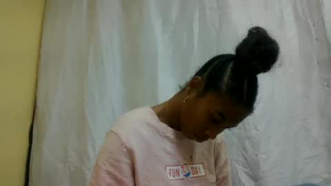 Snapshot of richella34 chatting on 07-06-26, 10:12 richella34 online show from 07-06-26, 10:12