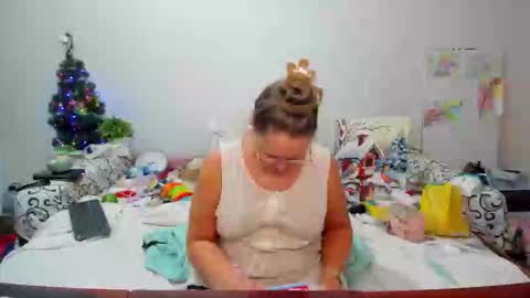 Snapshot of richlucky555 chatting on 12-19-25, 02:46 Anna - not anna - right Anna online show from 12-19-25, 02:46