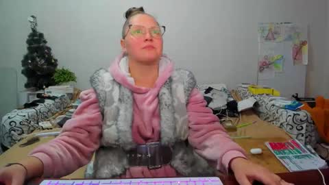 Snapshot of richlucky555 chatting on 02-08-26, 03:26 Anna - not anna - right Anna online show from 02-08-26, 03:26