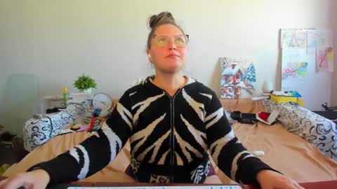 Snapshot of richlucky555 chatting on 02-10-26, 09:02 Anna - not anna - right Anna online show from 02-10-26, 09:02