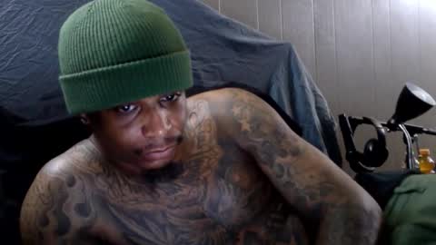 Snapshot of rickavelli chatting on 10-17-25, 03:53 Rick online show from 10-17-25, 03:53