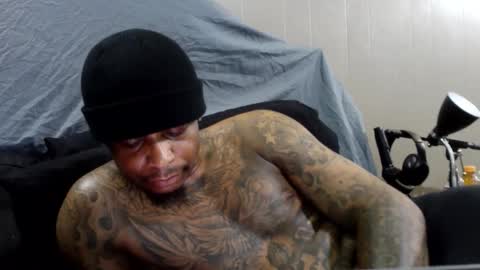 Snapshot of rickavelli chatting on 10-17-25, 03:58 Rick online show from 10-17-25, 03:58