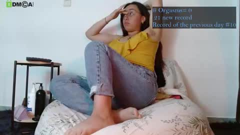 Candy online show from 11-01-25, 08:33