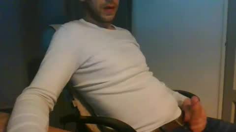Snapshot of ricooo465 chatting on 04-10-26, 08:57 ricooo465 online show from 04-10-26, 08:57