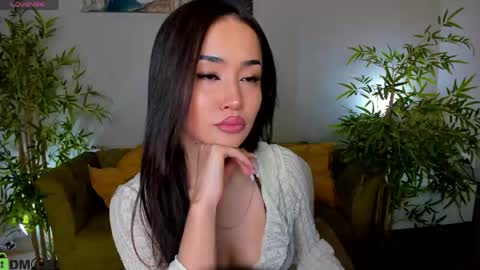 Snapshot of riddle_layla chatting on 05-11-26, 09:15 Layla online show from 05-11-26, 09:15