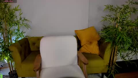 Snapshot of riddle_layla chatting on 05-11-26, 02:45 Layla online show from 05-11-26, 02:45