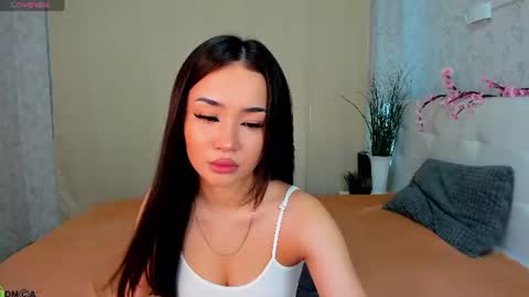 Snapshot of riddle_layla chatting on 06-12-26, 09:08 Layla online show from 06-12-26, 09:08