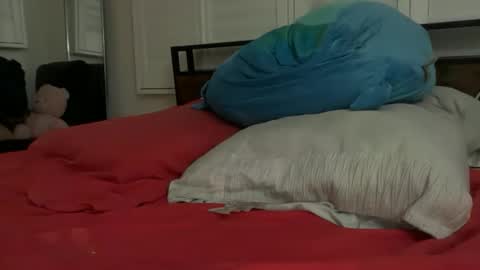 Snapshot of rider853 chatting on 12-22-25, 02:52 rider853 online show from 12-22-25, 02:52