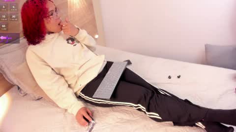 Sara online show from 04-06-26, 10:38