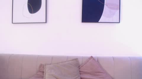 Snapshot of riley_bensongh chatting on 12-06-24, 08:40 Riley online show from 12-06-24, 08:40