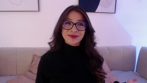 Snapshot of riley_bensongh chatting on 12-18-24, 08:25 Riley online show from 12-18-24, 08:25