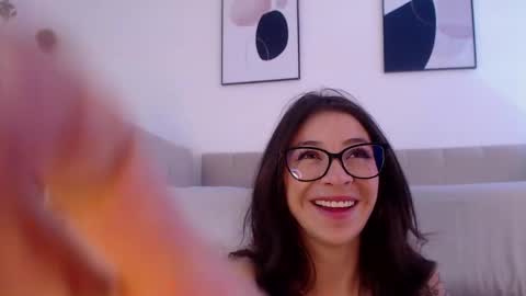 Snapshot of riley_bensongh chatting on 02-18-25, 08:25 Riley online show from 02-18-25, 08:25