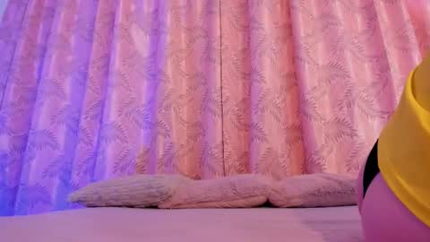 Snapshot of riley_bensongh chatting on 09-21-25, 09:05 Riley online show from 09-21-25, 09:05