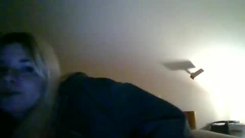 rileyzoee9 online show from 01-04-25, 02:03