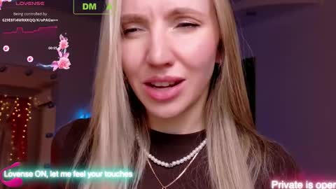 Snapshot of rina_asty chatting on 11-29-25, 06:55 Rina Asty online show from 11-29-25, 06:55