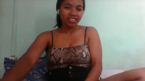 Snapshot of rinah856024 chatting on 11-19-25, 07:14 rinah856024 online show from 11-19-25, 07:14