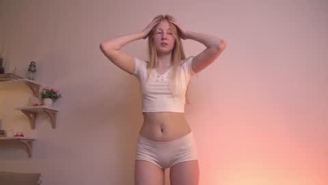 little princess Vivi online show from 06-21-26, 05:32