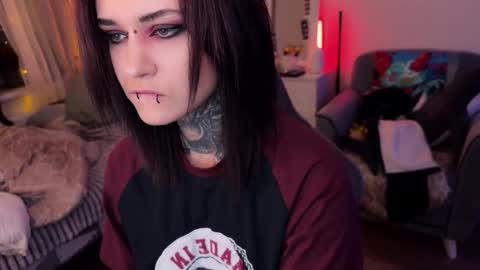   DianaBrite            fansl y online show from 12-04-25, 02:59