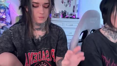   DianaBrite            fansl y online show from 03-08-26, 10:08