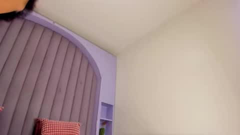 RIRI  online show from 10-15-25, 08:20