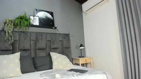 RIRI  online show from 10-19-25, 11:44