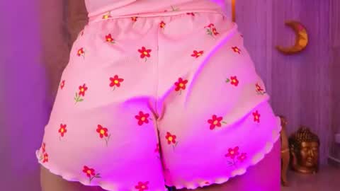 Snapshot of risada_temptation_s chatting on 09-12-25, 04:23 Risada online show from 09-12-25, 04:23