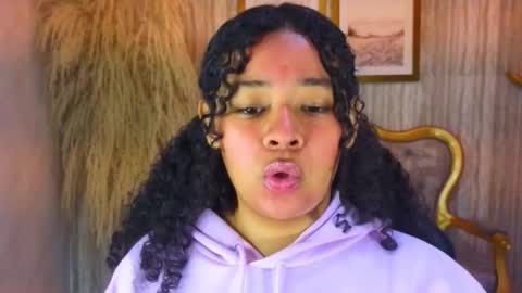 Snapshot of risada_temptation_s chatting on 09-24-25, 03:21 Risada online show from 09-24-25, 03:21