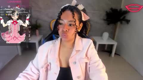Snapshot of risada_temptation_s chatting on 10-10-25, 09:03 Risada online show from 10-10-25, 09:03