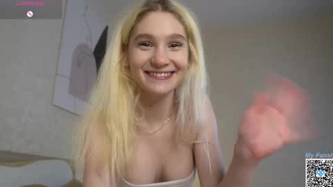 Flora online show from 10-15-25, 01:50