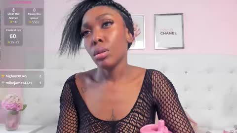 Snapshot of ritagibsonn chatting on 11-10-25, 08:19 Rita online show from 11-10-25, 08:19