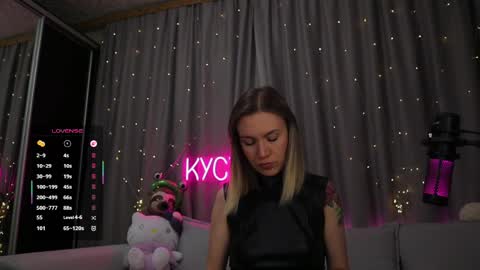 Snapshot of ritakycb chatting on 05-11-26, 10:29 Rita online show from 05-11-26, 10:29