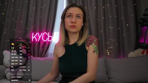 Snapshot of ritakycb chatting on 05-15-26, 11:34 Rita online show from 05-15-26, 11:34