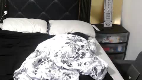 River Saint online show from 09-12-25, 12:11