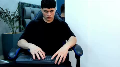 Roan Birkin online show from 11-19-25, 07:58