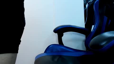 Roan Birkin online show from 12-13-25, 07:53