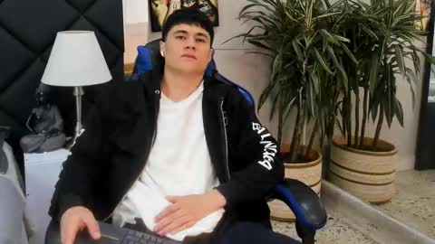 Roan Birkin online show from 03-18-26, 07:28