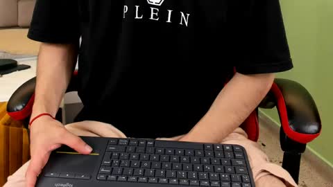 Roan Birkin online show from 04-19-26, 08:00