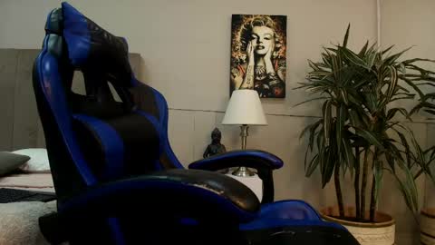 Roan Birkin online show from 05-28-26, 07:11