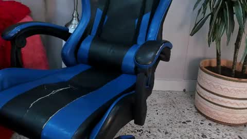 Snapshot of roan_birkin chatting on 07-12-26, 07:16 Roan Birkin online show from 07-12-26, 07:16
