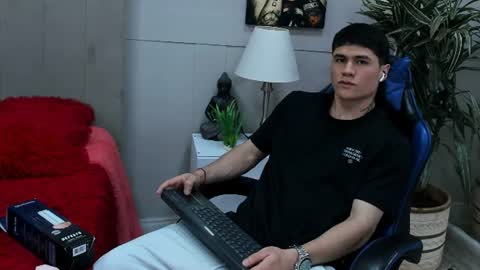 Snapshot of roan_birkin chatting on 07-14-26, 07:30 Roan Birkin online show from 07-14-26, 07:30