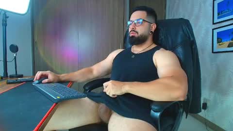 Snapshot of robby_k chatting on 05-12-26, 01:36 Robby online show from 05-12-26, 01:36