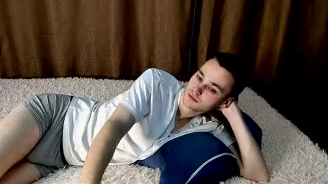 robert10211 online show from 02-24-26, 05:38