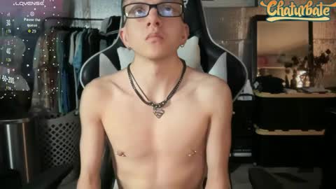 Snapshot of robertcicijr21 chatting on 10-12-25, 12:20 Robert Cici Jr. online show from 10-12-25, 12:20