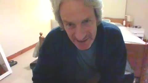 Snapshot of roberthorny69xxx chatting on 03-06-25, 05:14 Robert online show from 03-06-25, 05:14