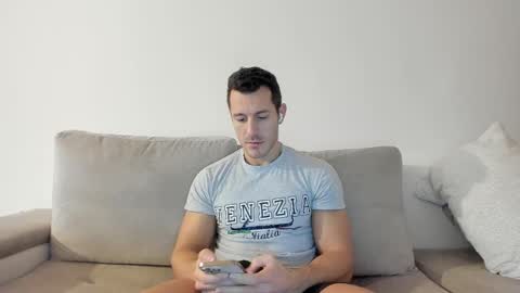 roberto4ever online show from 02-15-25, 07:38