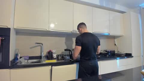 roberto4ever online show from 02-24-25, 06:16