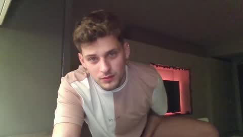 Roberto online show from 12-14-24, 03:04